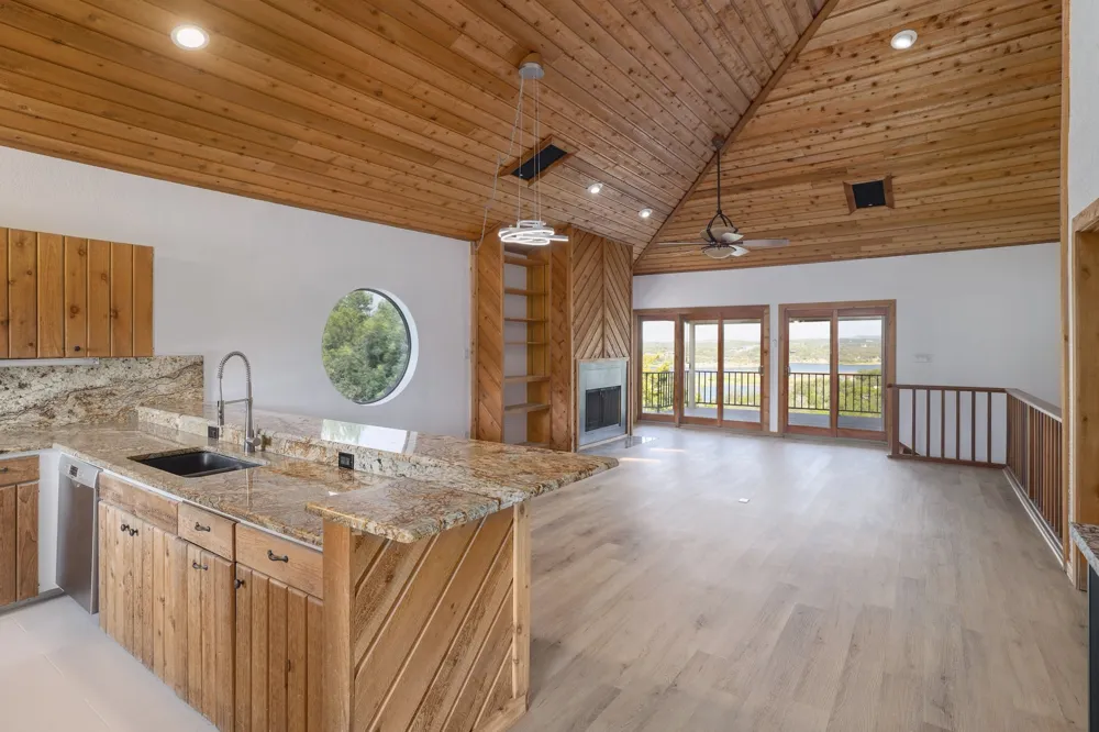 313 Kendall Drive Spicewood, TX 78669