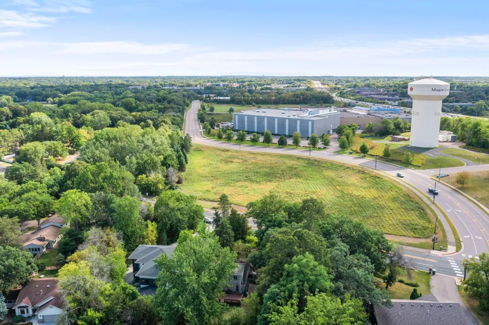 6824 E Fish Lake Road Maple Grove, MN 55369