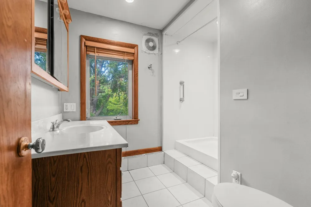 6824 E Fish Lake Road Maple Grove, MN 55369