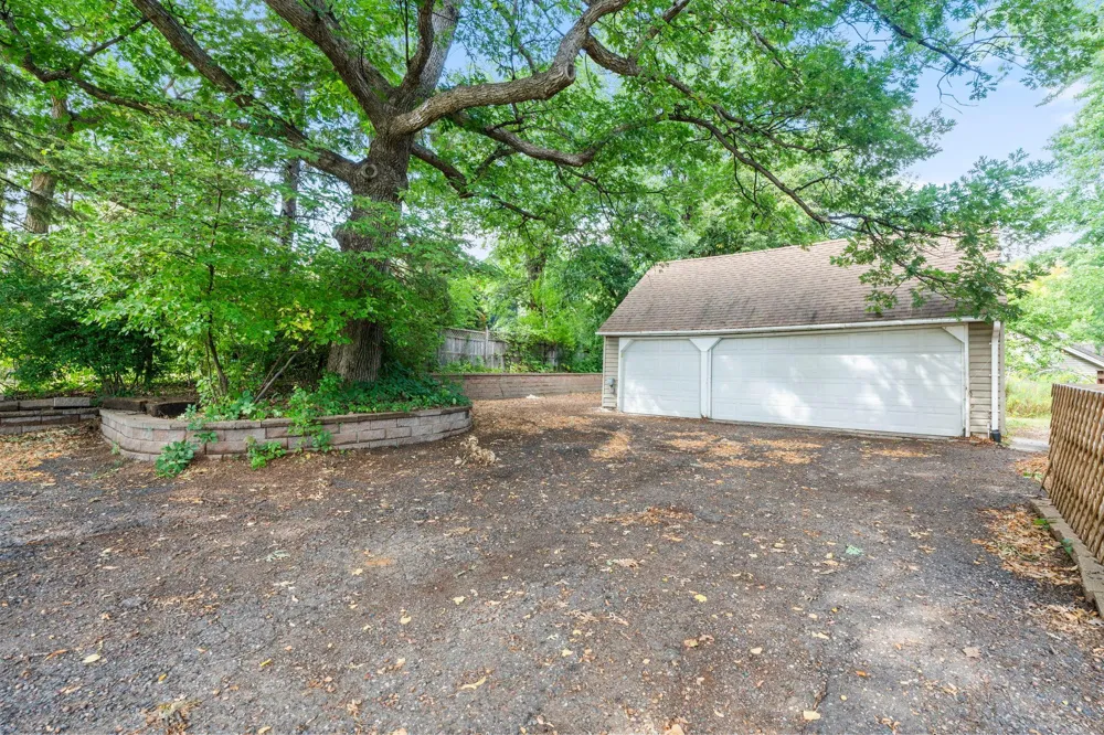 6824 E Fish Lake Road Maple Grove, MN 55369