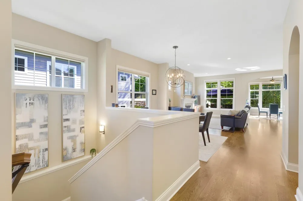 17787 Junelle Court Lakeville, MN 55044