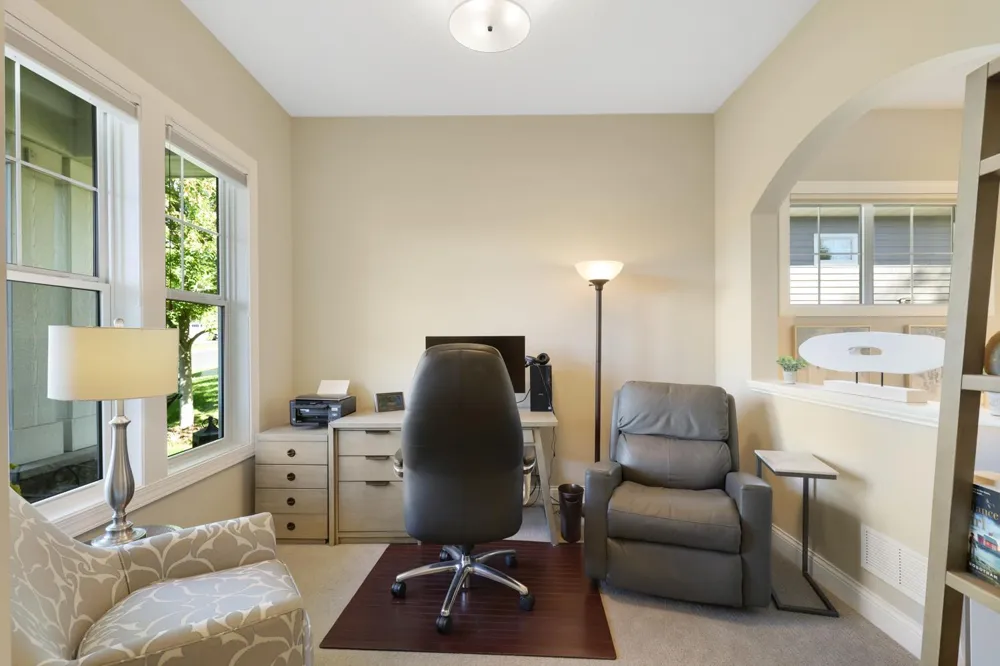 17787 Junelle Court Lakeville, MN 55044