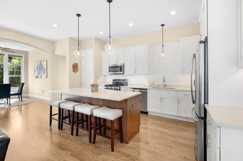 17787 Junelle Court Lakeville, MN 55044