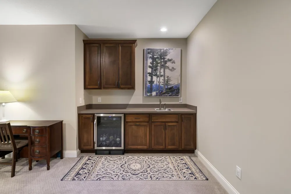 17787 Junelle Court Lakeville, MN 55044