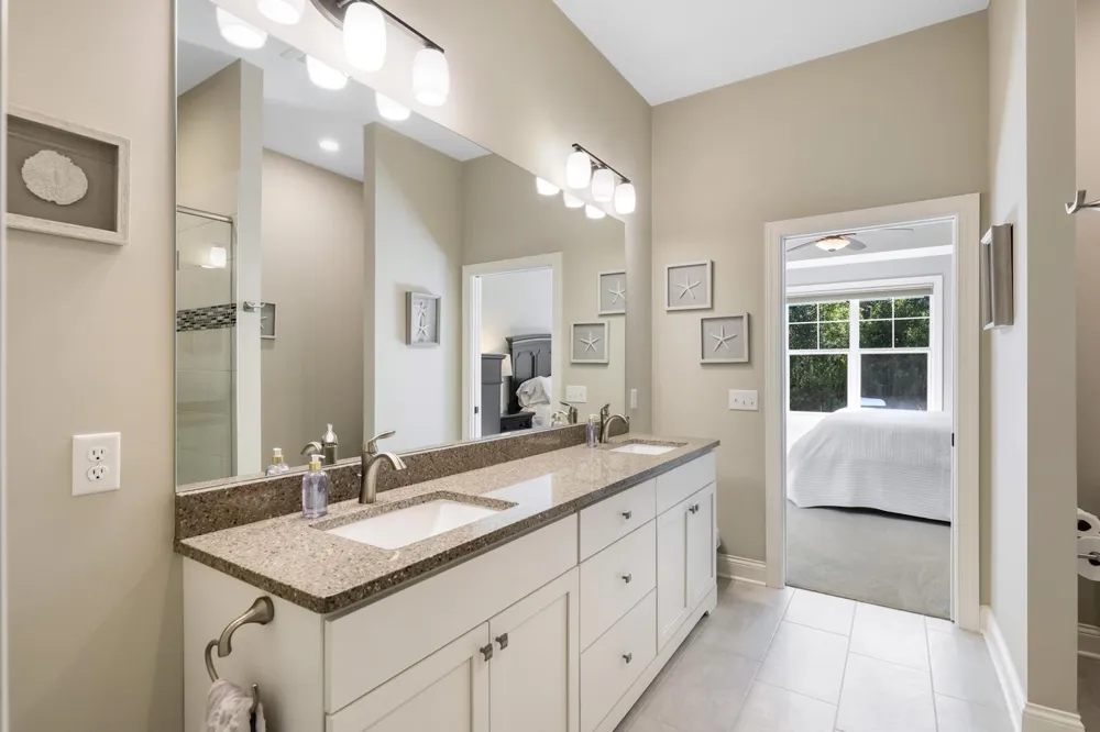 17787 Junelle Court Lakeville, MN 55044