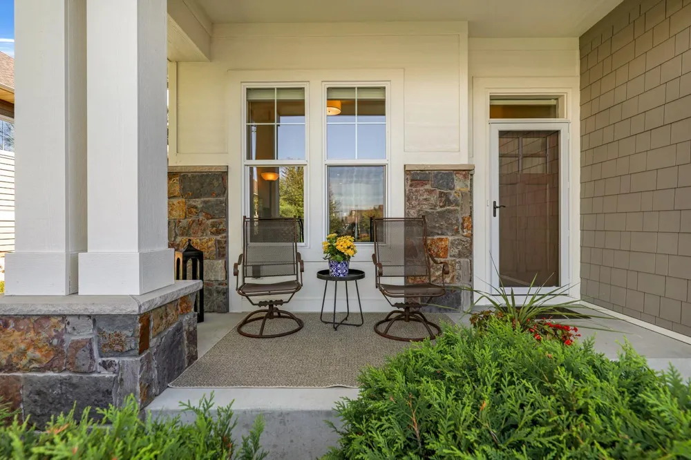 17787 Junelle Court Lakeville, MN 55044