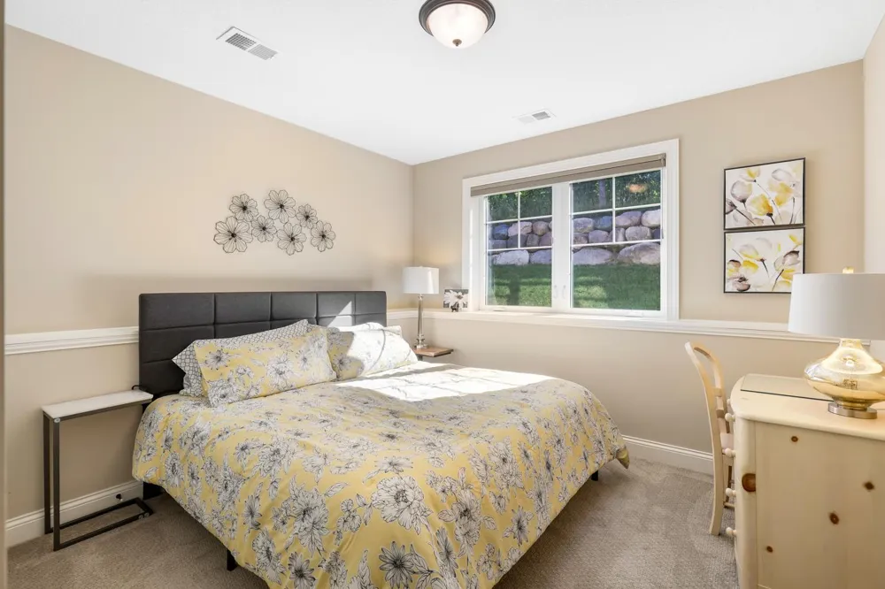 17787 Junelle Court Lakeville, MN 55044