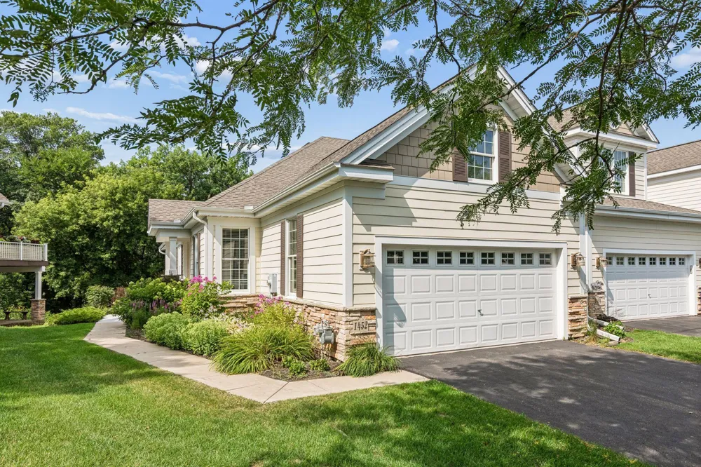 1452 Steeplechase Lane Eagan, MN 55122