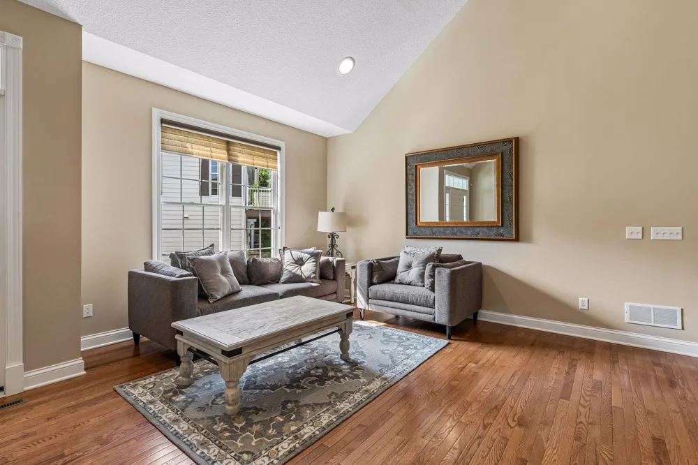 1452 Steeplechase Lane Eagan, MN 55122