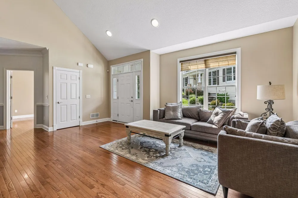 1452 Steeplechase Lane Eagan, MN 55122