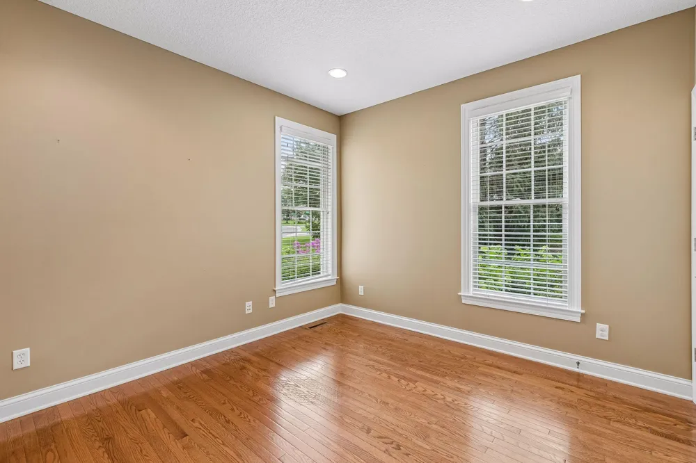 1452 Steeplechase Lane Eagan, MN 55122