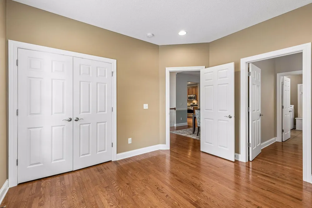 1452 Steeplechase Lane Eagan, MN 55122