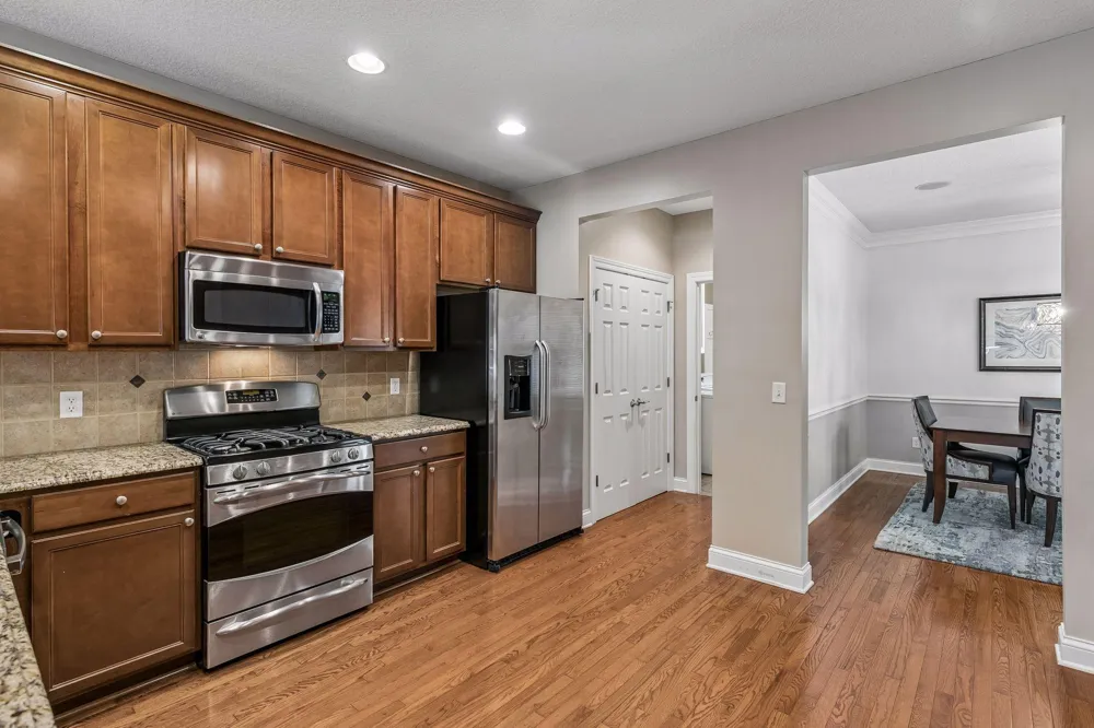 1452 Steeplechase Lane Eagan, MN 55122