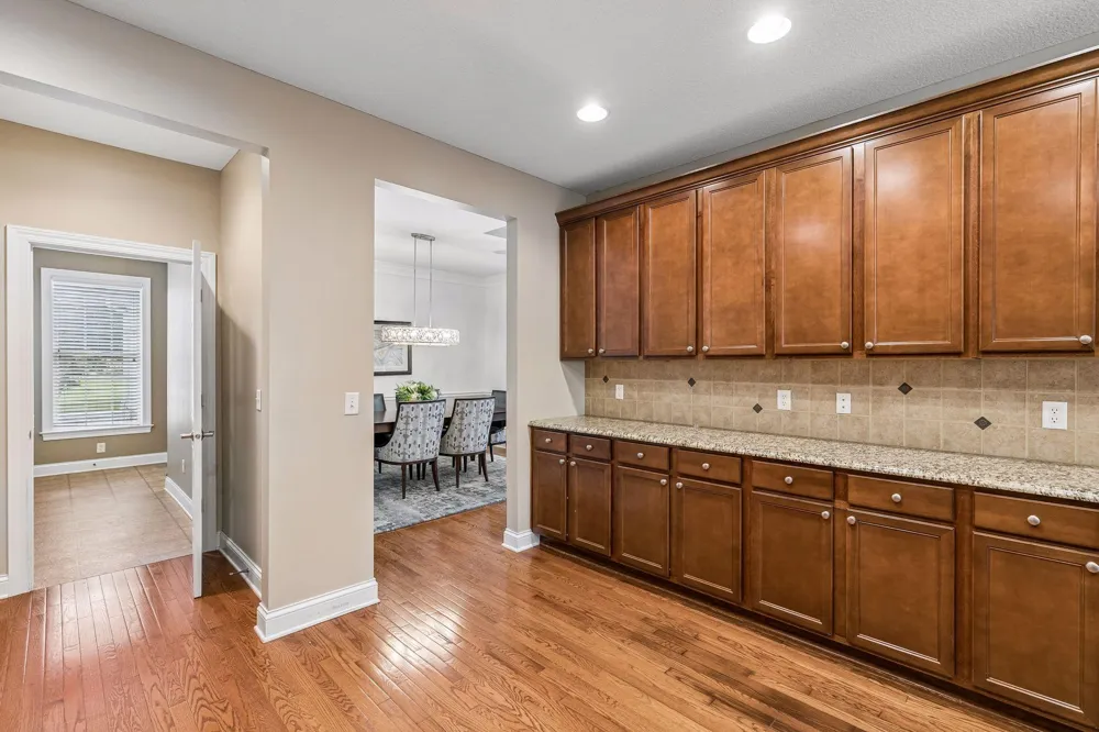 1452 Steeplechase Lane Eagan, MN 55122