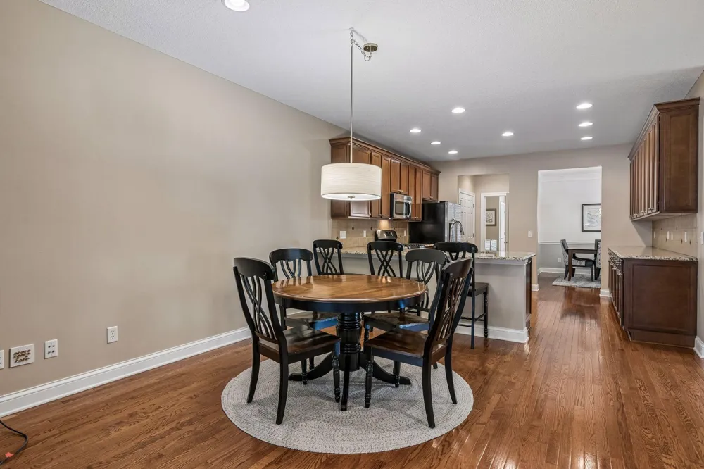 1452 Steeplechase Lane Eagan, MN 55122