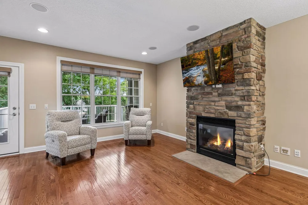 1452 Steeplechase Lane Eagan, MN 55122