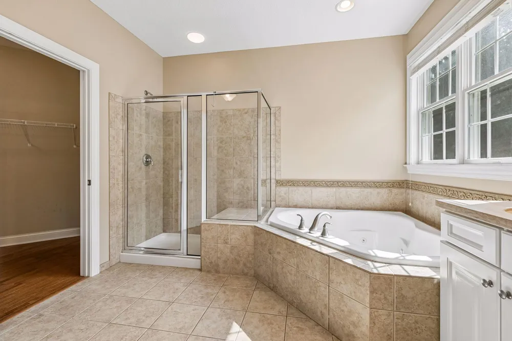 1452 Steeplechase Lane Eagan, MN 55122