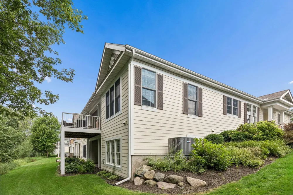 1452 Steeplechase Lane Eagan, MN 55122
