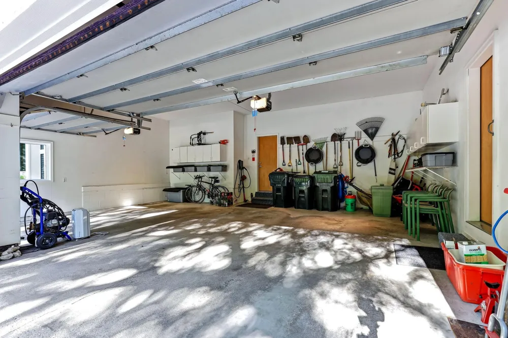 4939 Whispering Way Eagan, MN 55122
