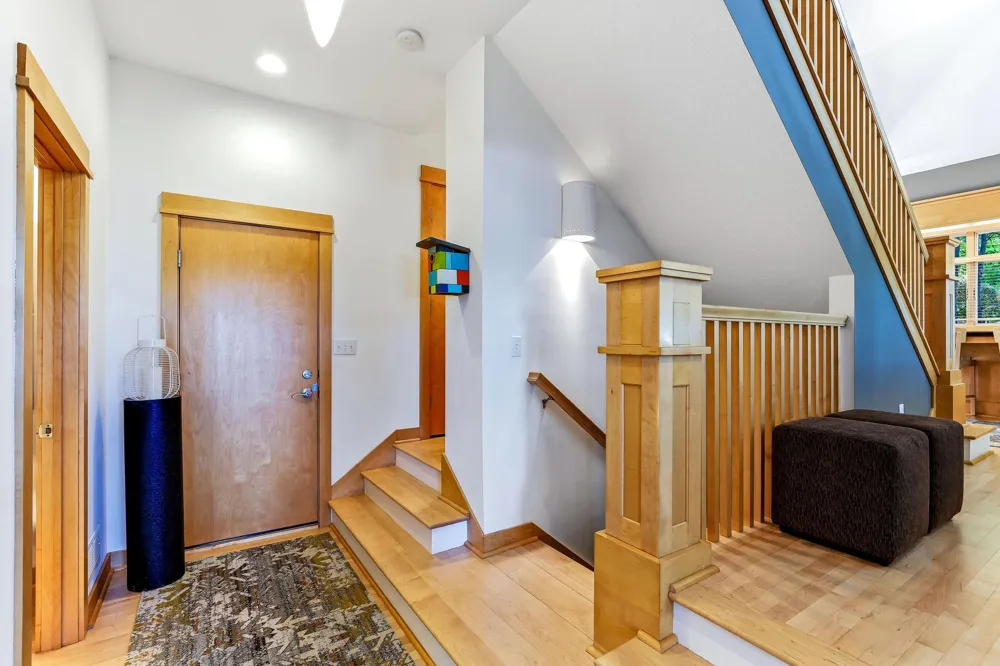 4939 Whispering Way Eagan, MN 55122