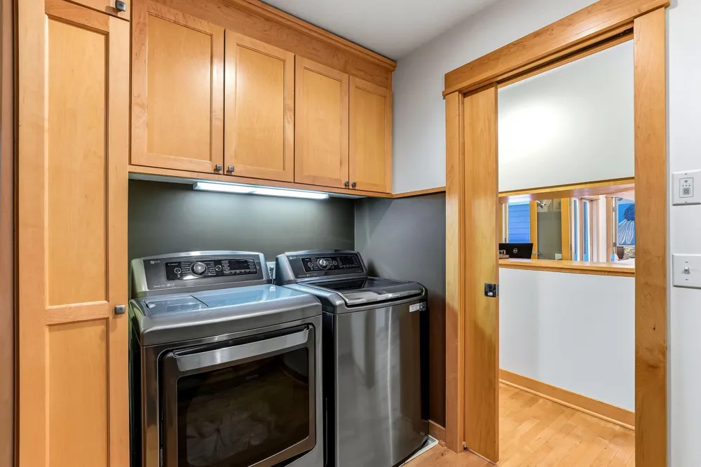 4939 Whispering Way Eagan, MN 55122