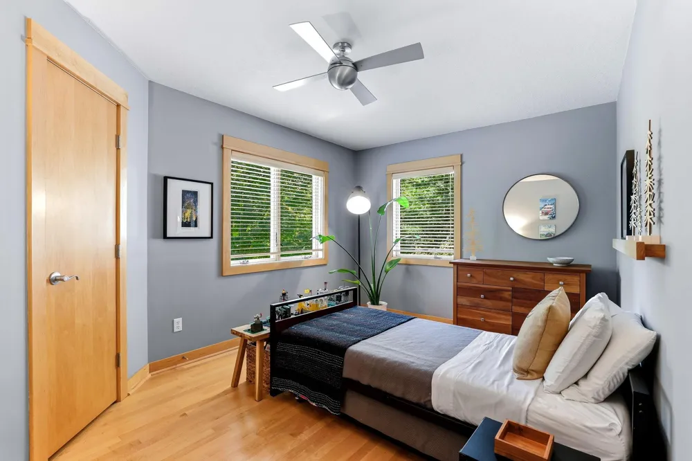 4939 Whispering Way Eagan, MN 55122