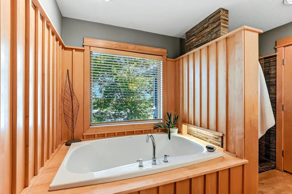 4939 Whispering Way Eagan, MN 55122