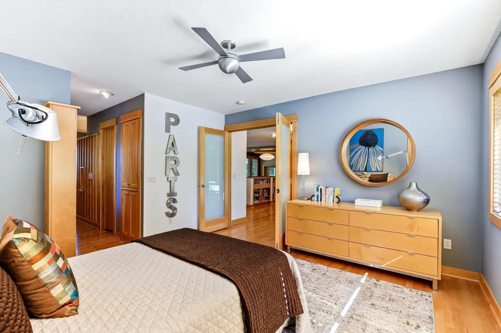 4939 Whispering Way Eagan, MN 55122