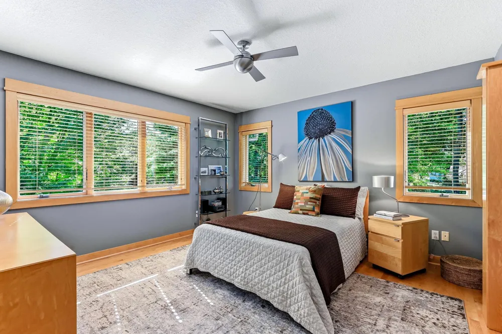 4939 Whispering Way Eagan, MN 55122