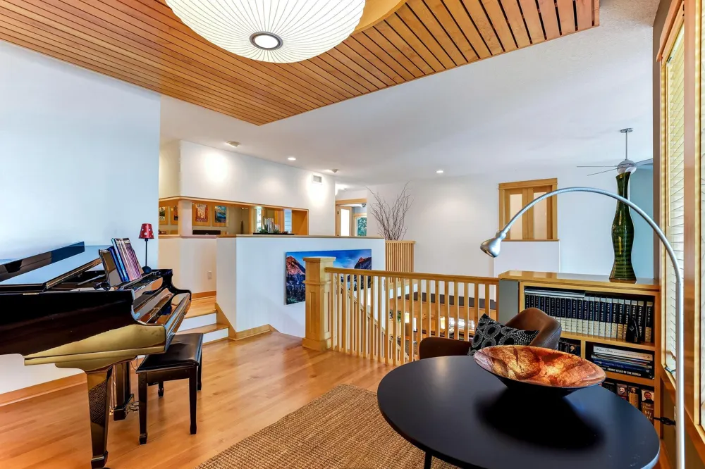 4939 Whispering Way Eagan, MN 55122