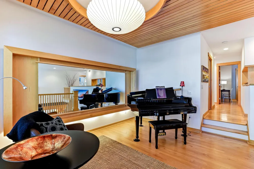 4939 Whispering Way Eagan, MN 55122