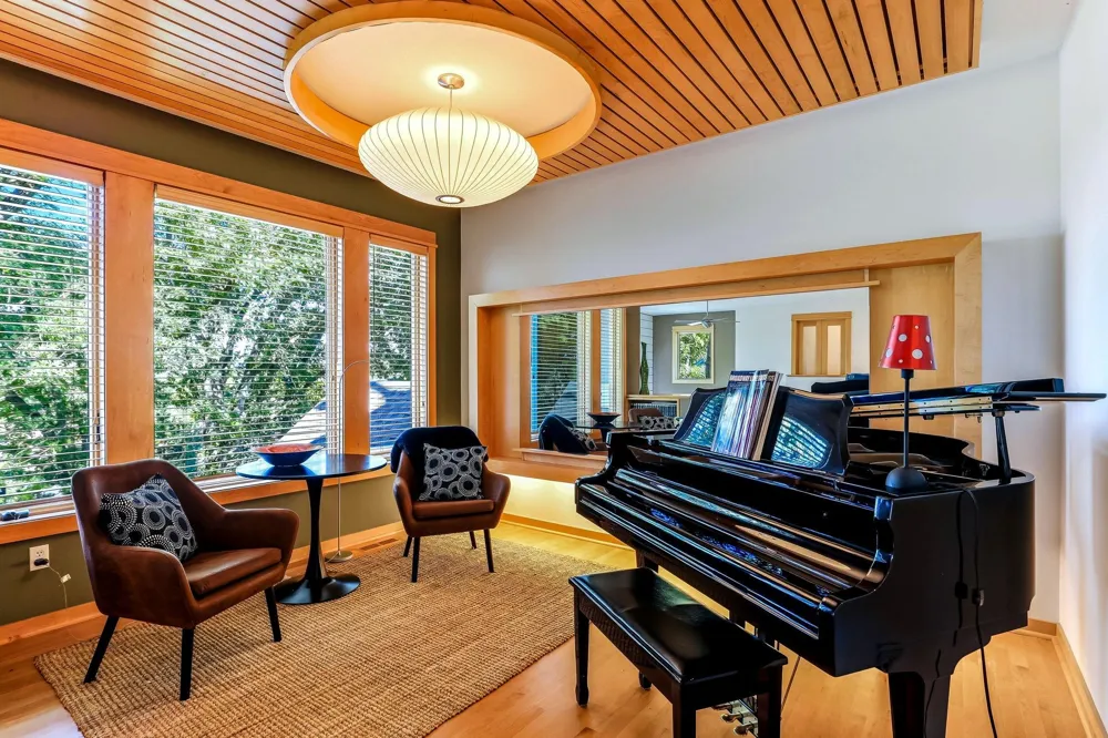 4939 Whispering Way Eagan, MN 55122