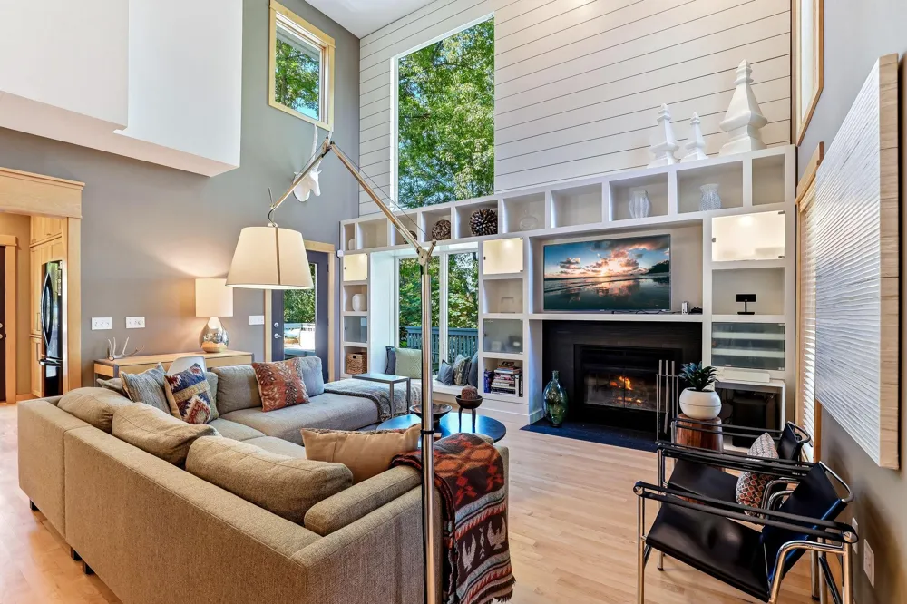 4939 Whispering Way Eagan, MN 55122