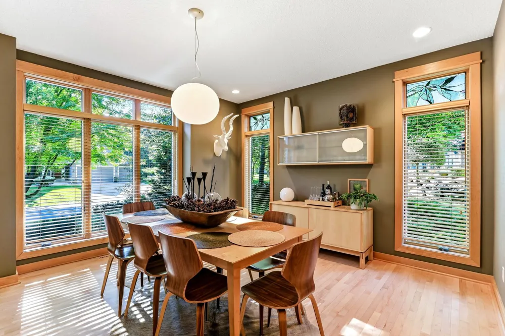 4939 Whispering Way Eagan, MN 55122