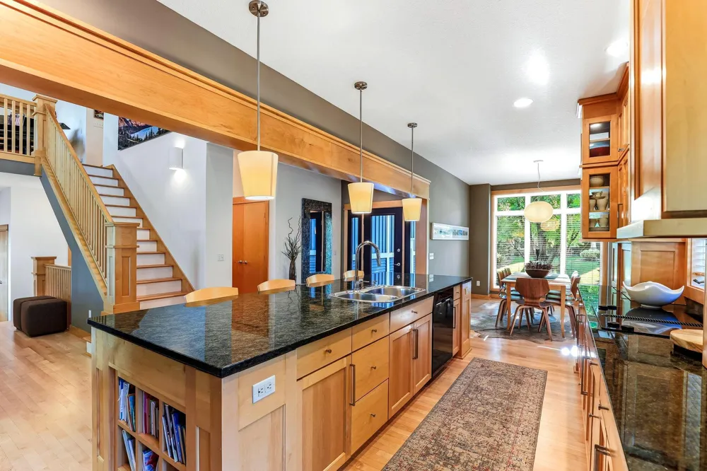 4939 Whispering Way Eagan, MN 55122