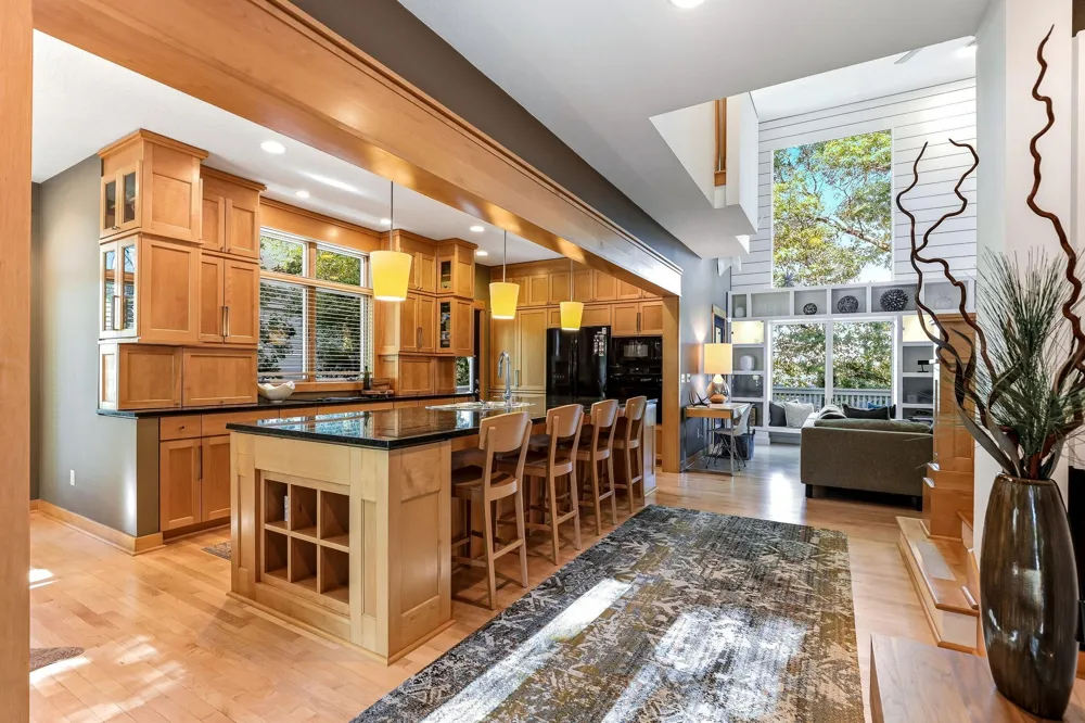 4939 Whispering Way Eagan, MN 55122