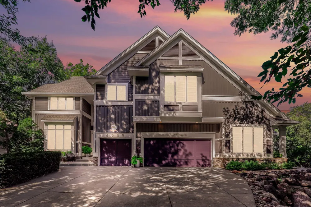 4939 Whispering Way Eagan, MN 55122