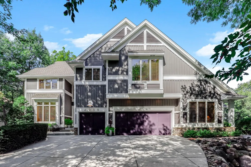 4939 Whispering Way Eagan, MN 55122