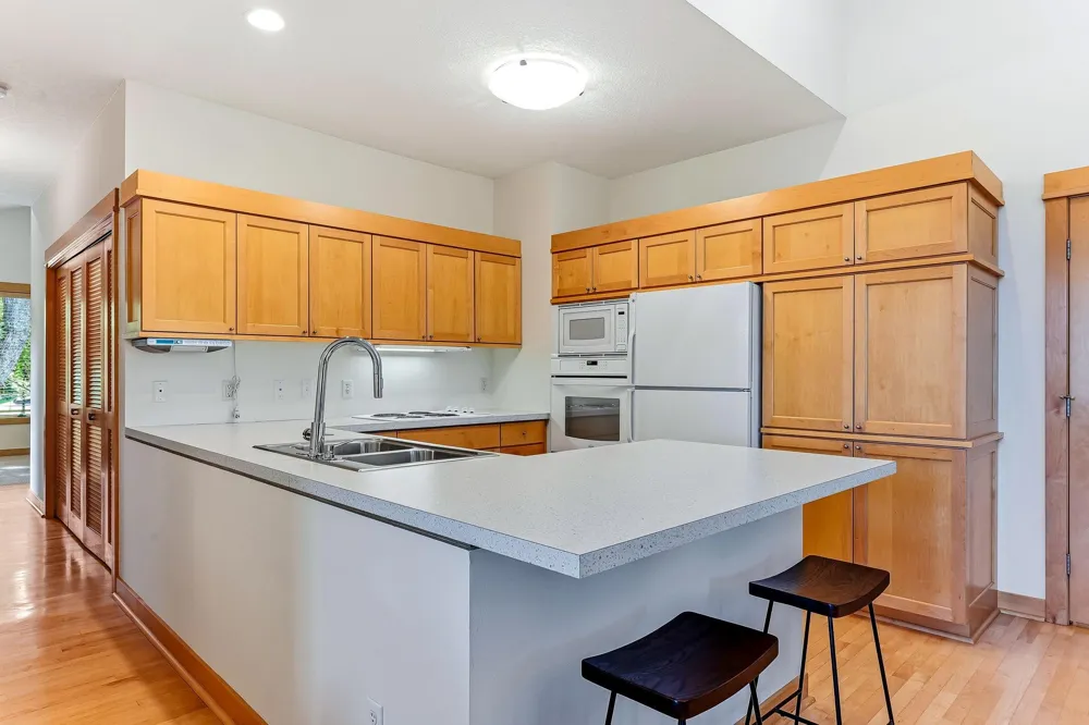 4939 Whispering Way Eagan, MN 55122