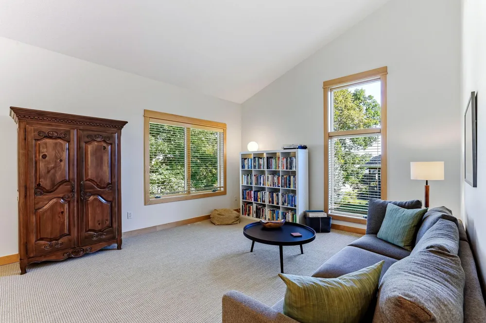 4939 Whispering Way Eagan, MN 55122