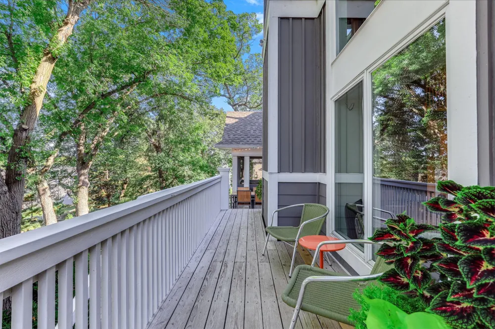 4939 Whispering Way Eagan, MN 55122
