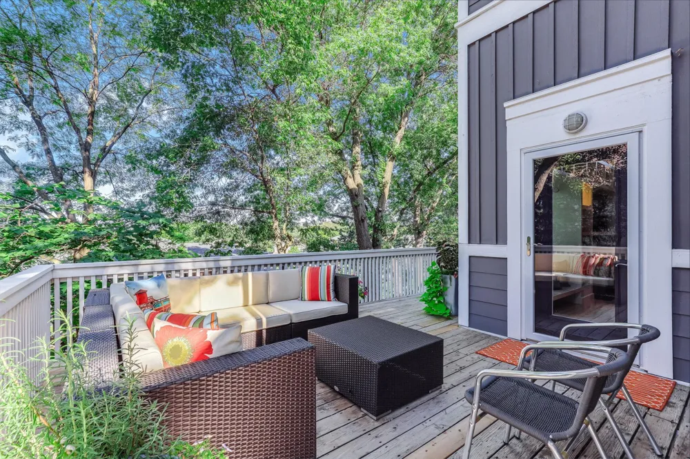 4939 Whispering Way Eagan, MN 55122