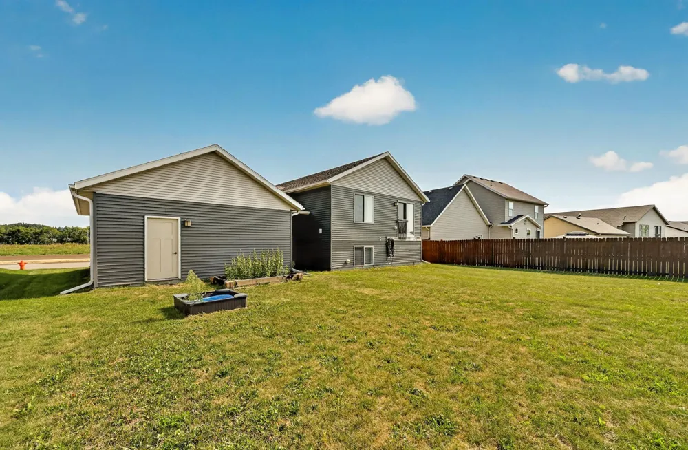 5526 Harvest Lake Drive NW Rochester, MN 55901