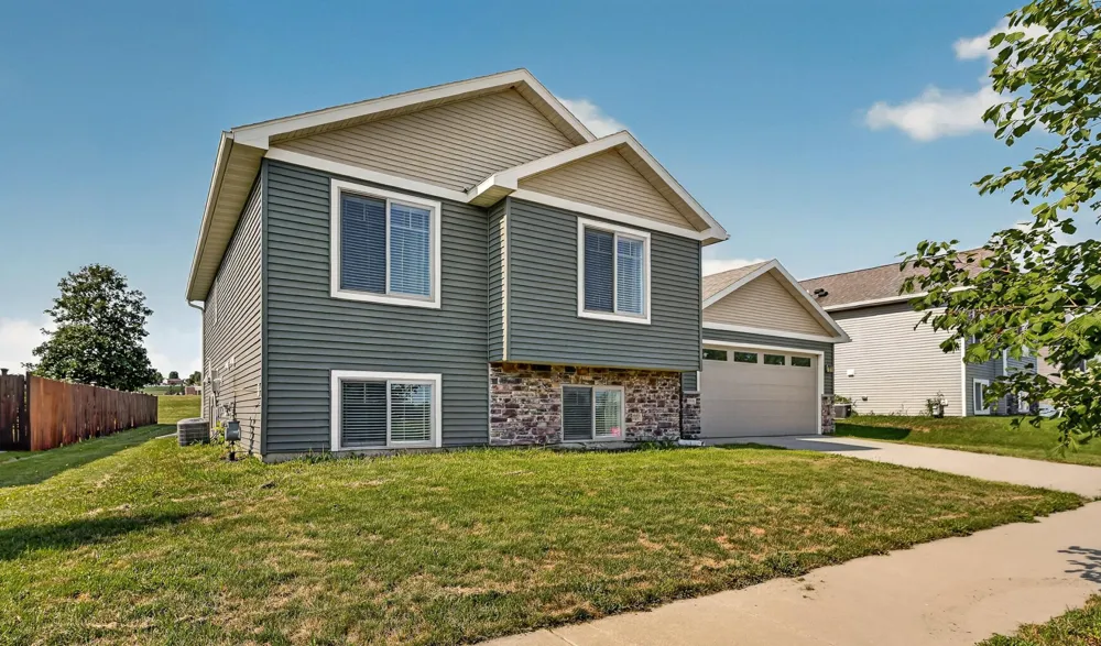 5526 Harvest Lake Drive NW Rochester, MN 55901