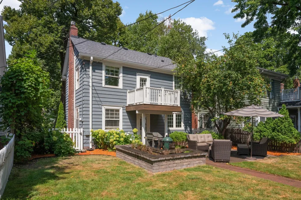 2194 Stanford Avenue Saint Paul, MN 55105