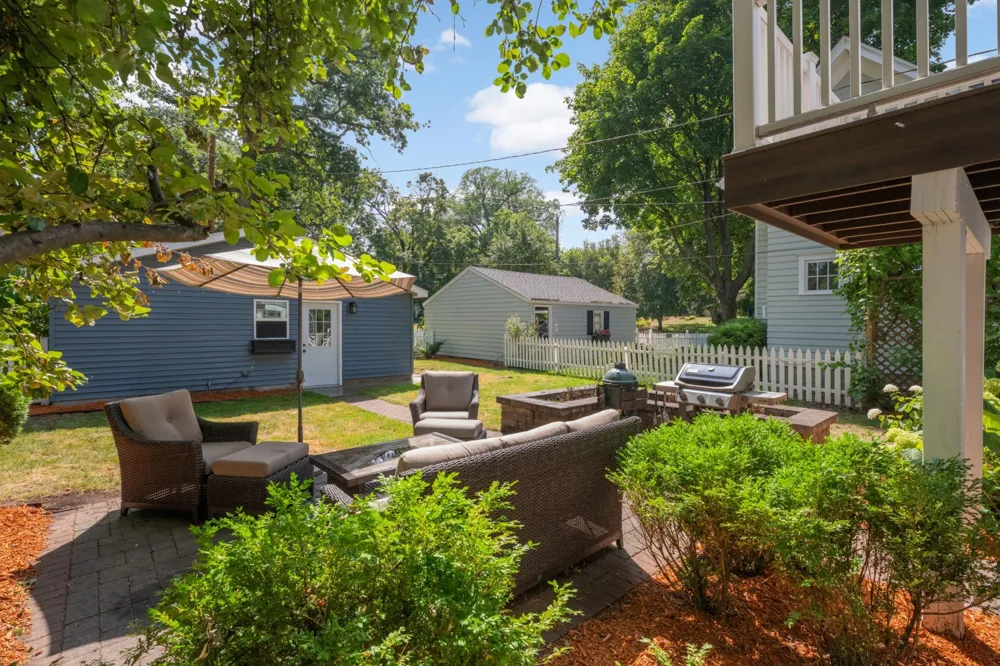2194 Stanford Avenue Saint Paul, MN 55105