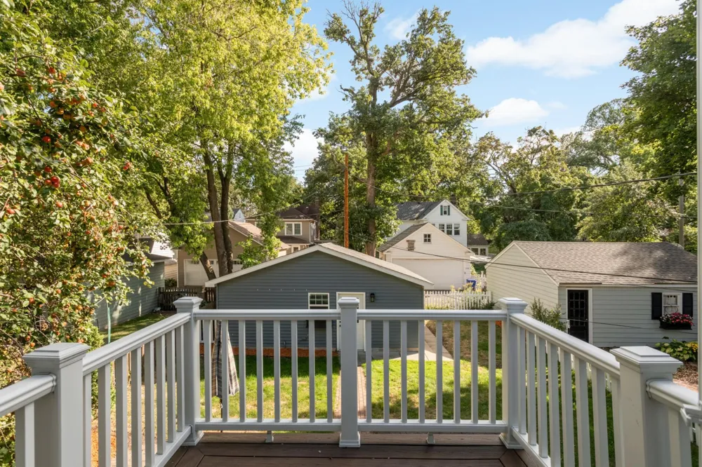 2194 Stanford Avenue Saint Paul, MN 55105