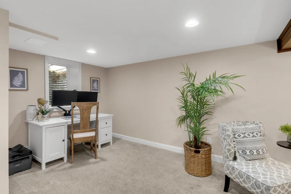 2194 Stanford Avenue Saint Paul, MN 55105
