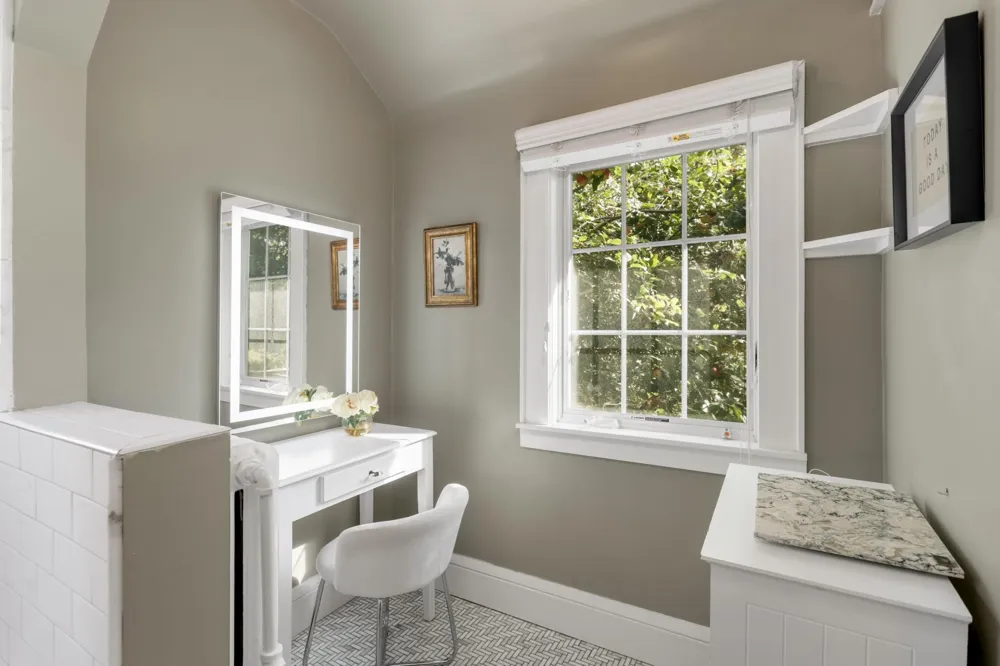 2194 Stanford Avenue Saint Paul, MN 55105