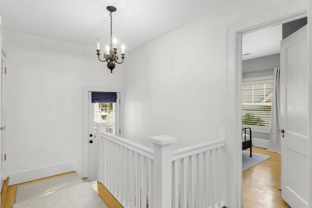 2194 Stanford Avenue Saint Paul, MN 55105